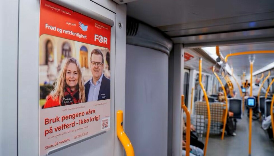 Reklameplakater til partiet Fred og rettferdighet (FOR) på T-banen i Oslo. Reklameplakater til partiet Fred og rettferdighet (FOR) på T-banen i Oslo.