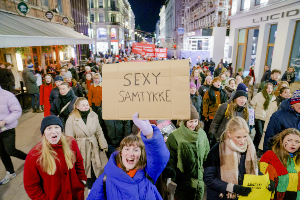 Samtykkeloven har vært parole i 8. mars-tog flere ganger. Nå kan det gå mot lovendring på Stortinget. Samtykkeloven har vært parole i 8. mars-tog flere ganger. Nå kan det gå mot lovendring på Stortinget. Foto: Stian Lysberg Solum / NTB