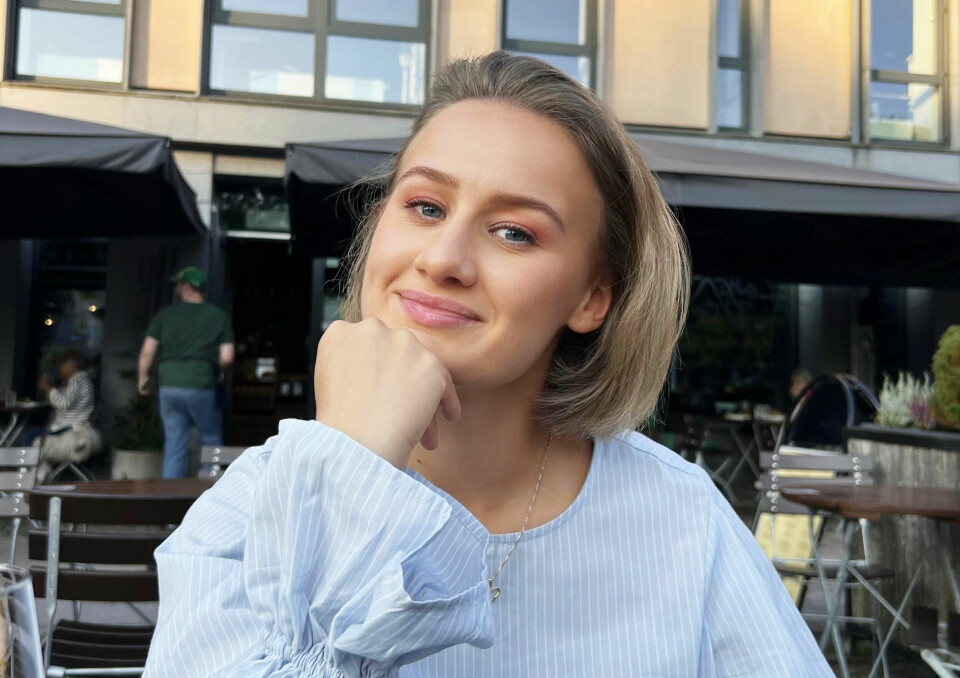 Å svare på en invitasjon kan virke som en liten handling og noe man lett kan utsette, men tenk litt på hvordan det er å være den som sitter i andre enden, skriver Rikke Åselid Monsen. Rikke Åselid Monsen, pedagogisk leder i barnehage.