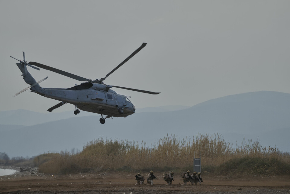 Spesialstyrker fra Spania lander på en strand som del av en Nato-øvelse i Hellas i februar. Spesialstyrker fra Spania lander på en strand som del av en Nato-øvelse i Hellas i februar. Foto: Thanassis Stavrakis / AP / NTB