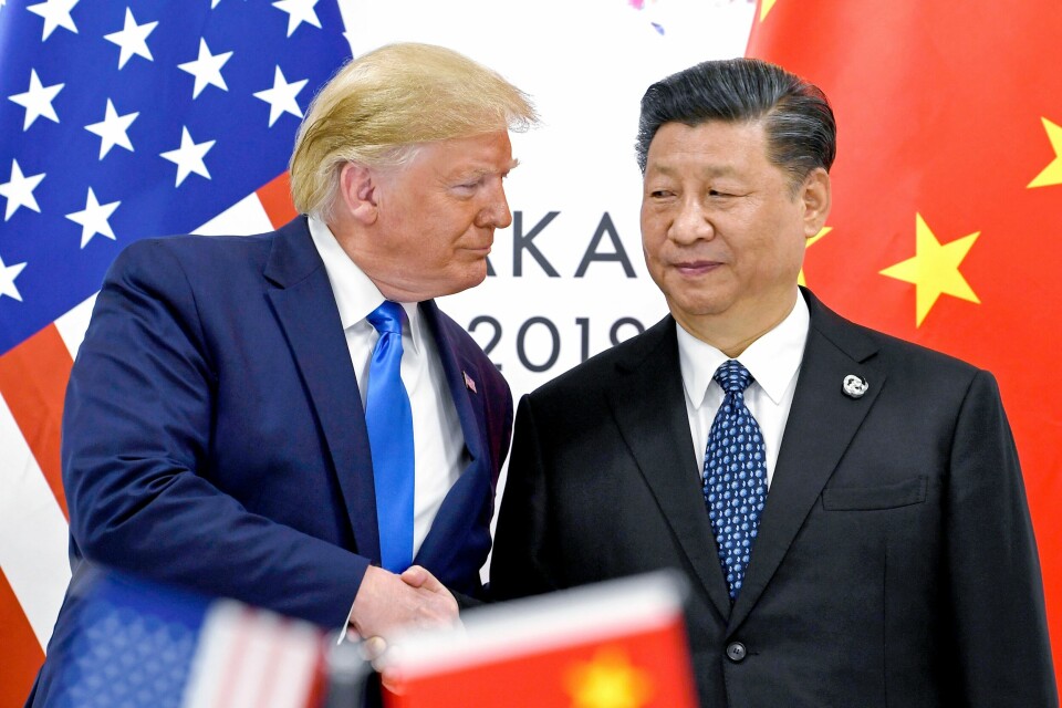Xi sier ja til dialog og forhandlinger, men bare hvis Trump slår an en annen tone.(Susan Walsh/AP) FILE - President Donald Trump shakes hands with China's President Xi Jinping during a meeting on the sidelines of the G-20 summit in Osaka, Japan, June 29, 2019. (AP Photo/Susan Walsh, File)
