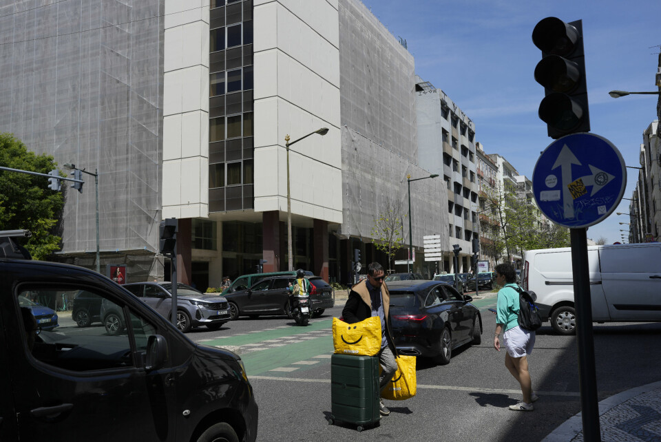 Trafikklysene sluttet å virke da strømmen forsvant i Lisboa mandag. Trafikklysene sluttet å fungere i Lisboa. Foto: Armando Franca / AP / NTB