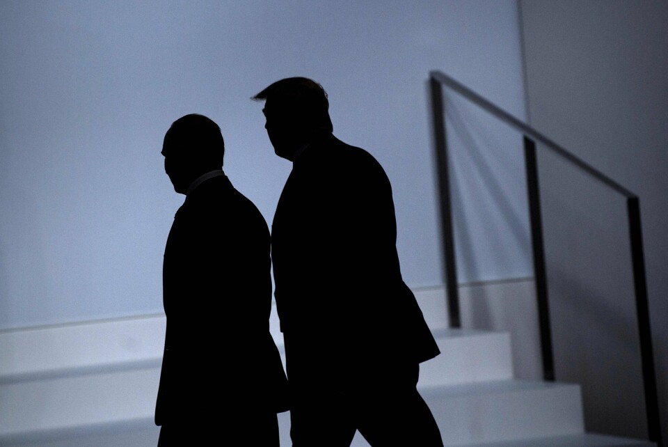 Silhuett av Russlands president Vladimir Putin og USAs daværende (nå påtroppende) president Donald Trump i forbindelse med et G20-møte i Osaka, Japan i 2019.(BRENDAN SMIALOWSKI/AFP) Silhuett av Russlands president Vladimir Putin og USAs daværende (nå påtroppende) president Donald Trump i forbindelse med et G20-møte i Osaka, Japan i 2019.