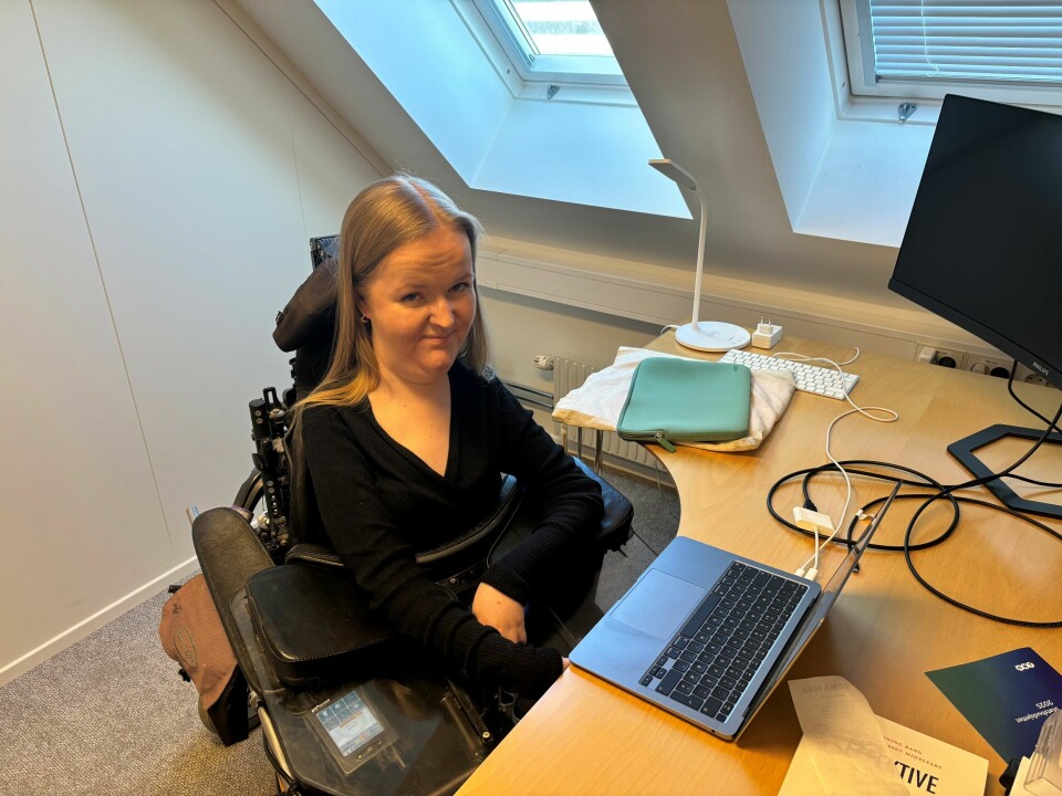 Synne Lerhol er avhengig av rullestol, men da den gikk i stykker i helgen, var det ingen hjelp å få. Synne Lerhol er avhengig av rullestol, men da den gikk i stykker i helgen, var det ingen hjelp å få.
