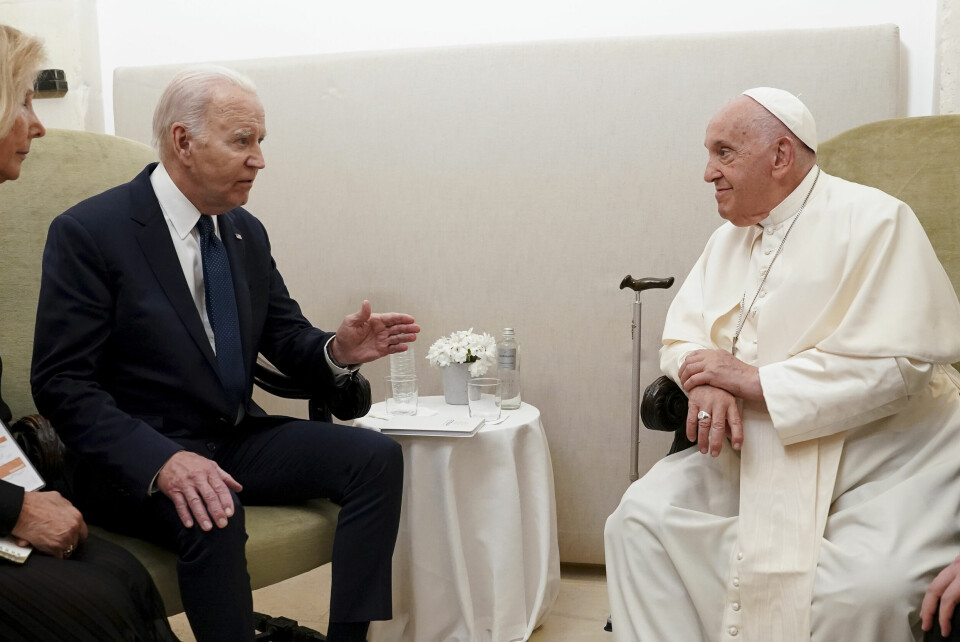 USAs tidligere president Joe Biden sammen med pave Frans i 2024. USAs tidligere president Joe Biden sammen med pave Frans i 2024. Arkivfoto: Kevin Lamarque / AP / NTB