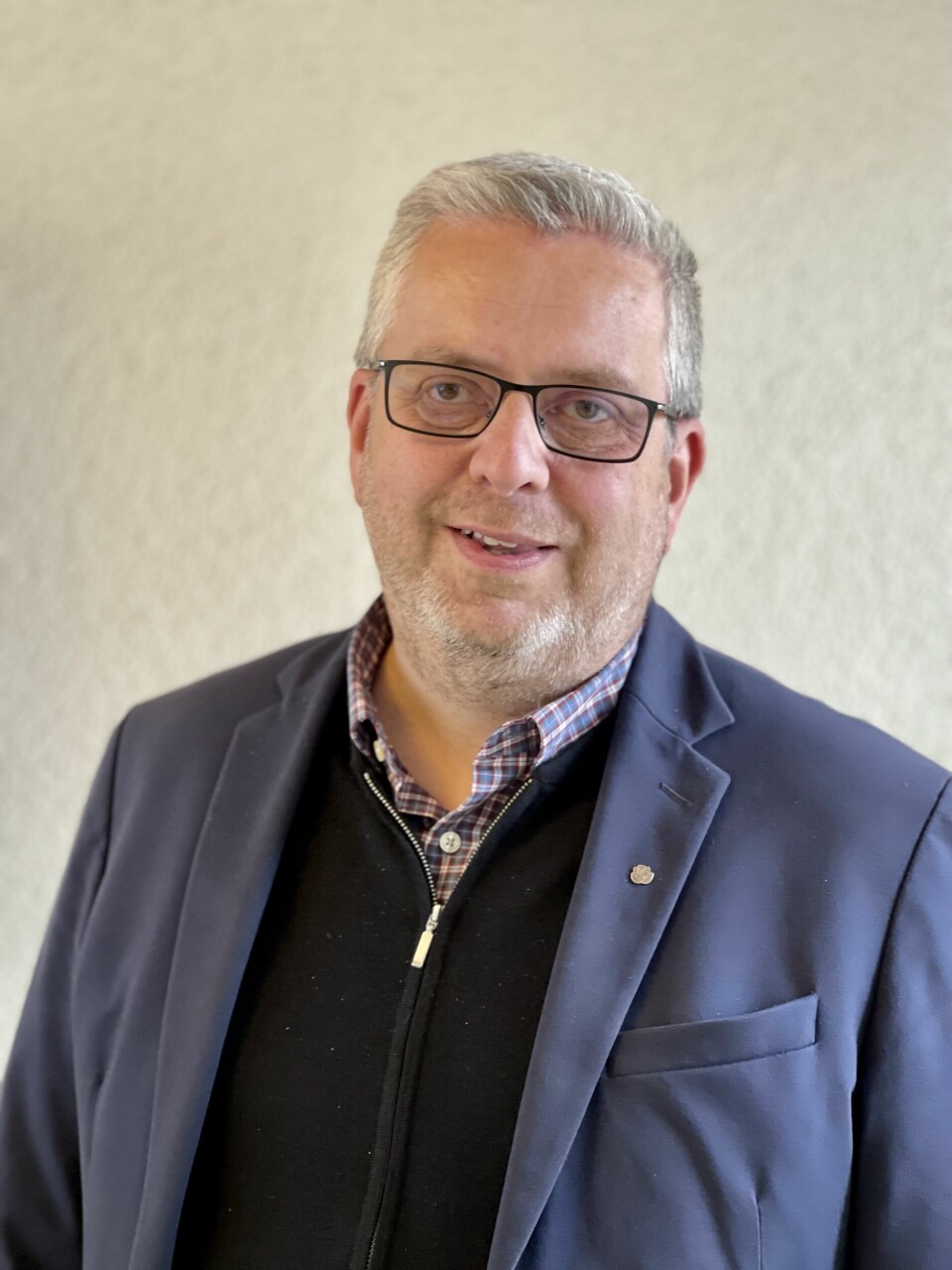 – Med tanke på reaksjonstid sier det seg jo selv at den blir mye kortere, eksempelvis ved et angrep i Kattegat, enn om alt forsvar skal skje fra Nord-Norge, sier Per Eriksson (S), politiker i Bengtsfors kommune i Sverige. – I forhold til reaksjonstid sier det seg jo selv at den blir mye kortere, eksempelvis ved et angrep i Kattegat, enn om alt forsvar skal skje fra Nord-Norge, sier Per Eriksson (S) politiker i Bengtsfors kommune i Sverige.
