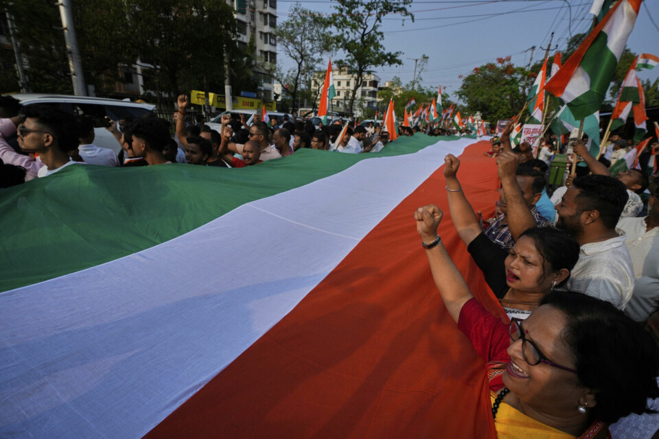 Feiring i Guwahati, India, etter Indias angrep på mål i Pakistan. India