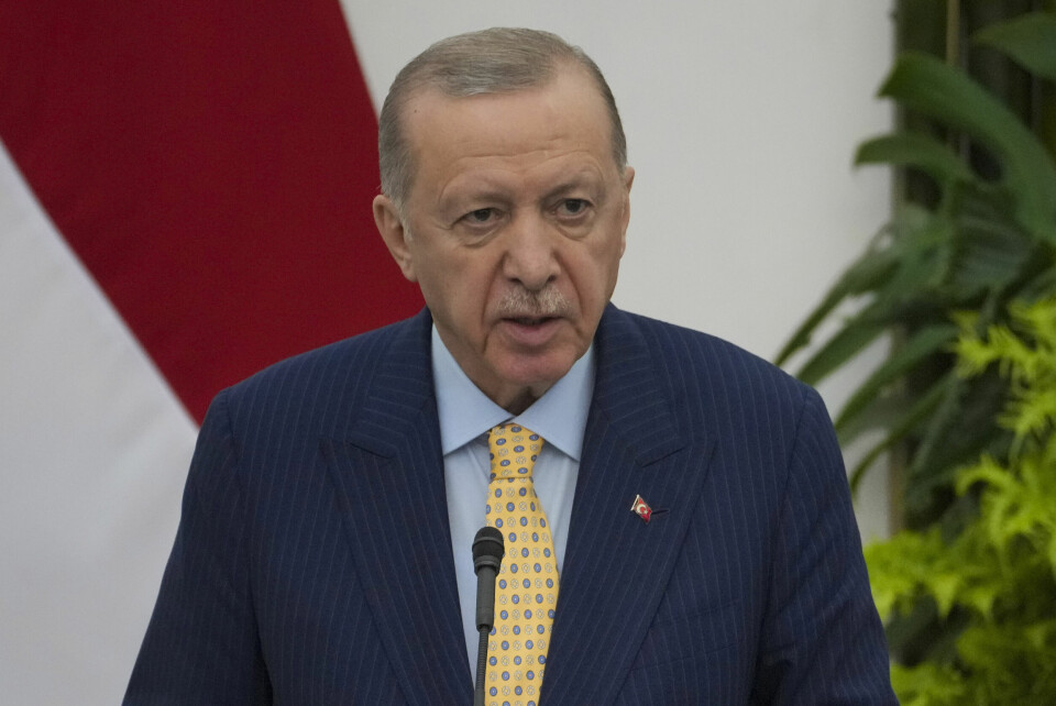 Tyrkias president Recep Tayyip Erdogan i februar. Foto: Achmad Ibrahim / AP / NTB Recep Tayyip Erdogan sier han ser på oppfordringen om å oppløse PKK som en historisk mulighet til å bedre forholdet mellom tyrkere og kurdere. Arkivfoto: Achmad Ibrahim / AP / NTB