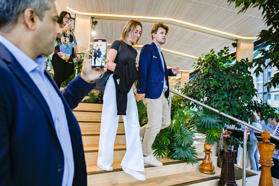 Magnus Carlsen og Ella Victoria Malone sammen etter Norway Chess i 2024. Magnus Carlsen og Ella Victoria Malone sammen etter Norway Chess i 2024.Foto: Carina Johansen / NTB