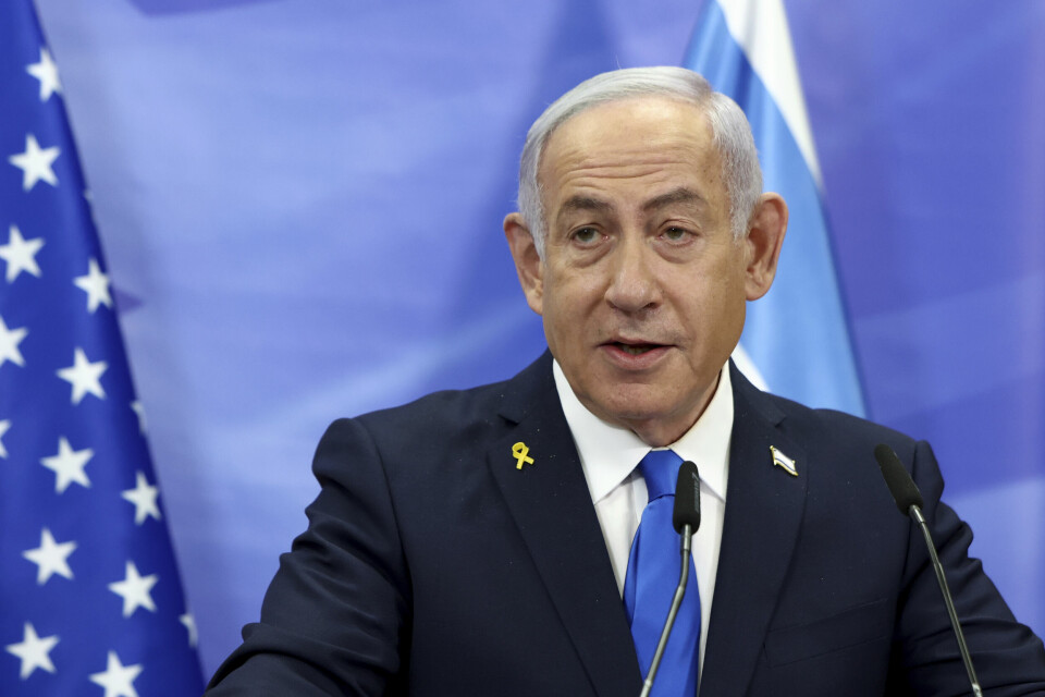 Israels statsminister Benjamin Netanyahu har gjort en sikkerhetsvurdering og utsetter løslatelse av over 600 palestinske fanger. Israels statsminister Benjamin Netanyahu. Foto: Evelyn Hockstein / Pool Photo via AP / NTB