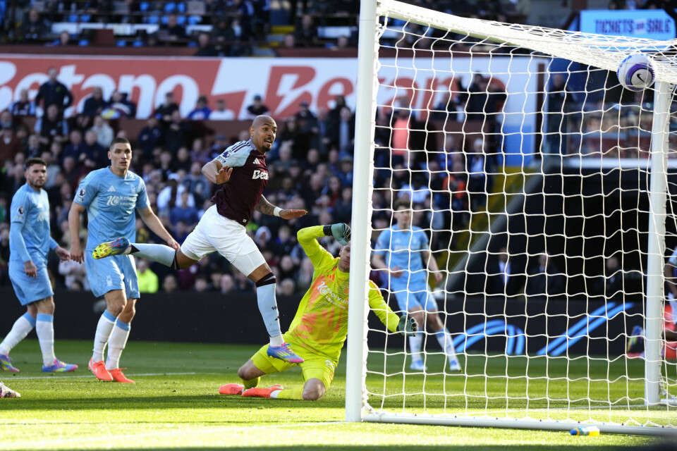 Donyell Malen scorer det som ble vinnermålet i Aston Villas 2-1-seier over Nottingham Forest. Donyell Malen scorer det som ble vinnermålet i Aston Villas 2-1-seier over Nottingham Forest. Foto: Nick Potts, PA via AP / NTB