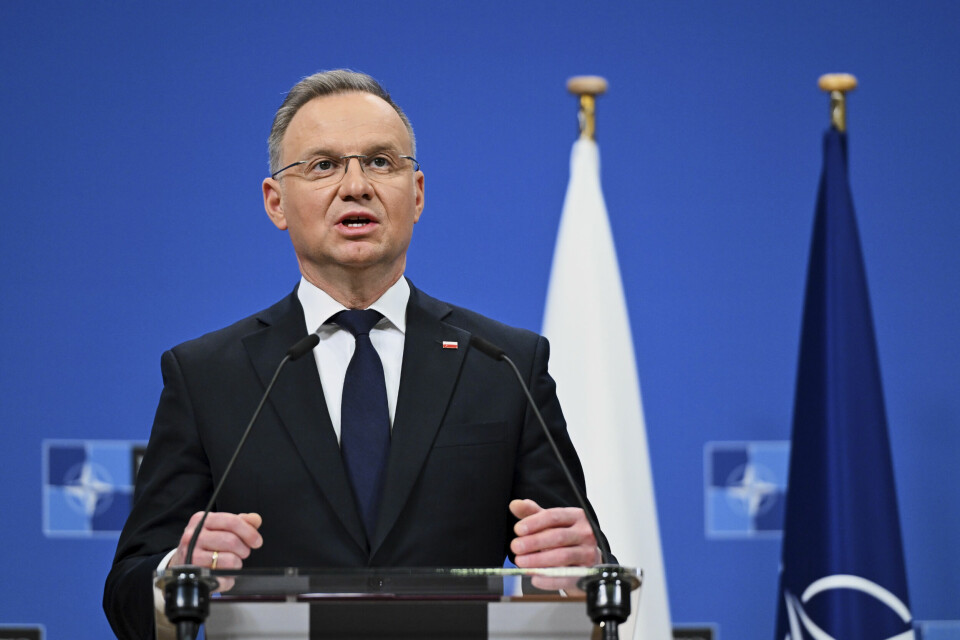Polens president Andrzej Duda sier det er på tide at USA utplasserer atomvåpen i det østeuropeiske landet. Her under et pressetreff hos Nato i forrige uke. Polens president Andrzej Duda sier det er på tide at USA utplasserer atomvåpen i det østeuropeiske landet. Her under et pressetreff hos Nato i forrige uke. Foto: Harry Nakos / AP / NTB