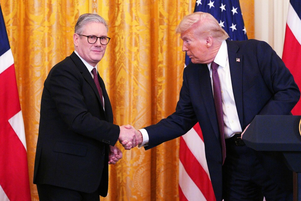 Storbritannias statsminister Keir Starmer og USAs president Donald Trump under deres forrige møte i Det hvite hus i februar.(Carl Court/AP) Donald Trump (til høyre) var ikke like skarp i tonen som tidligere da han og Keir Starmer snakket om Ukraina, men den britiske statsministeren fikk ikke med seg noen sikkerhetsgarantier fra møtet i Washington. Foto: Carl Court / AP / NTB
