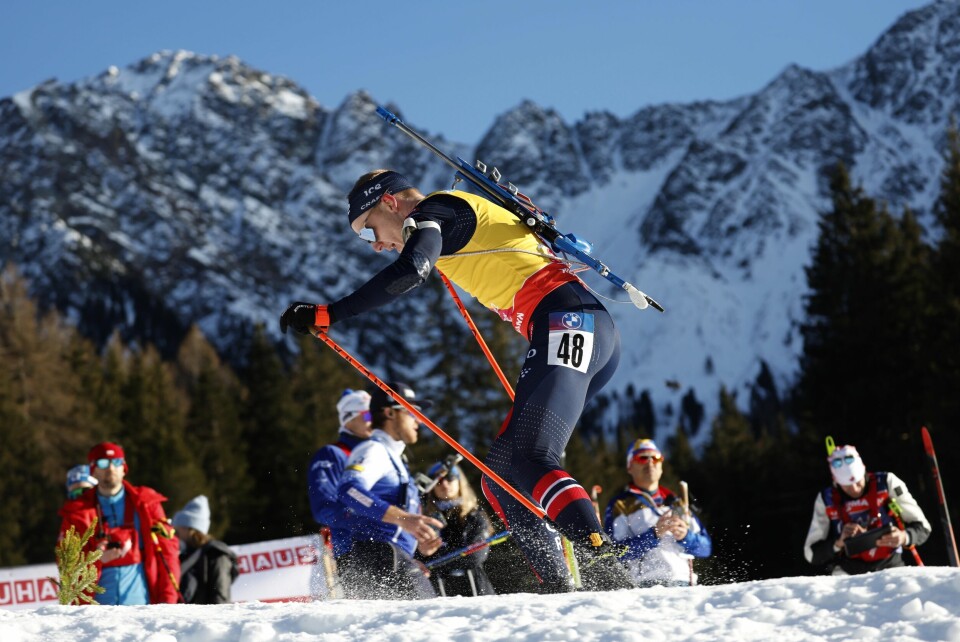 Johannes Thingnes Bø skal gå blandet stafett. Johannes Thingnes Bø skal gå blandet stafett. Foto: Alessandro Trovati / AP / NTB