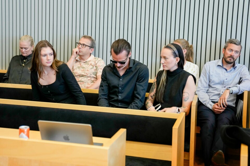 Tone Ingebrigtsen (bak til venstre), Elisabeth Ingebrigtsen (kona til Jakob Ingebrigtsen), ekteparet Liva og Henrik Ingebrigtsen, og bak dem, Christina og Kristoffer Ingebrigtsen i rettssaken mot Gjert Ingebrigtsen i Sør-Rogaland tingrett.(Heiko Junge/NTB) Tone Ingebrigtsen (bak til venstre), Elisabeth Ingebrigtsen (kona til Jakob Ingebrigtsen), ekteparet Liva og Henrik Ingebrigtsen, og bak dem, Christina og Kristoffer Ingebrigtsen i rettssaken mot Gjert Ingebrigtsen i Sør-Rogaland tingrett.