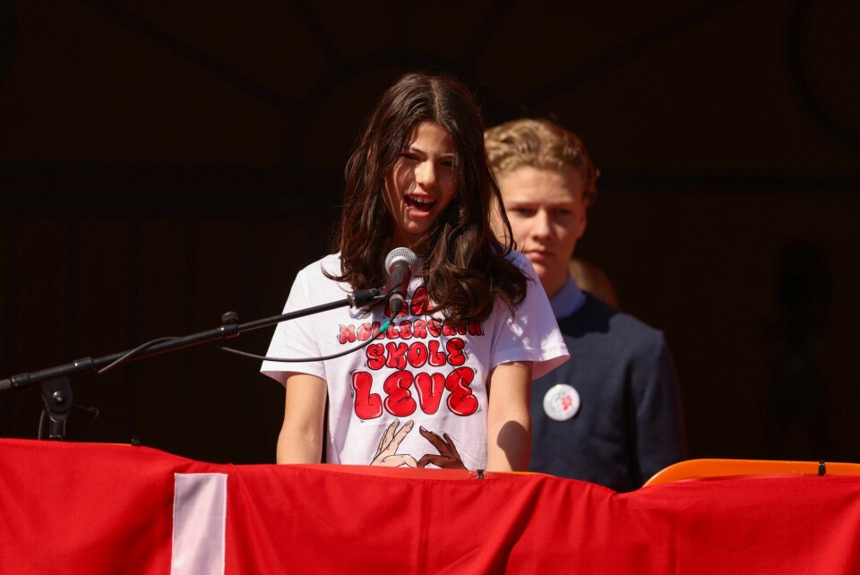 Elevrådsleder Adriane Franco Sølvberg talte på Youngstorget.(Amanda Pedersen Giske/NTB) Elevrådsleder Adriane Franco Sølvberg talte på Youngstorget.