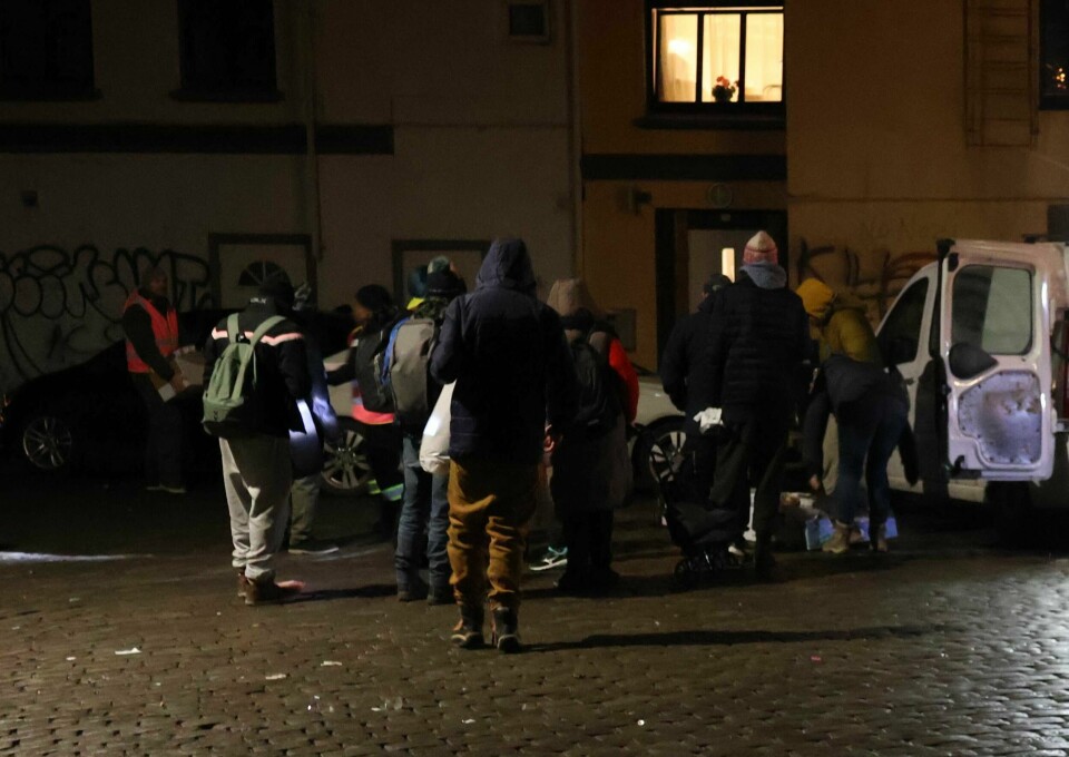 Når legen ikke lenger vil skrive ut resept på Oxycontin, er det rusmiljøet noen må ty til. Rusmiljøet i Vågsbunnen i Bergen sentrum