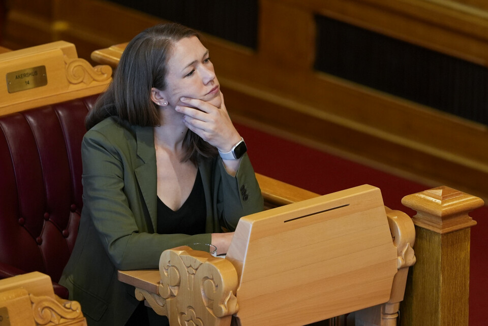 Une Bastholm (MDG) er ikke imponert over Aps representant i Energi og Miljøkomiteen på Stortinget som går mot et av de foreslåtte tiltakene fra egen regjering, som skal bedre forholdene i Oslofjorden. Foto: Terje Pedersen / NTB Une Bastholm vil tilbake på Stortinget, men ikke bli nestleder i MDG. Foto: Terje Pedersen / NTB