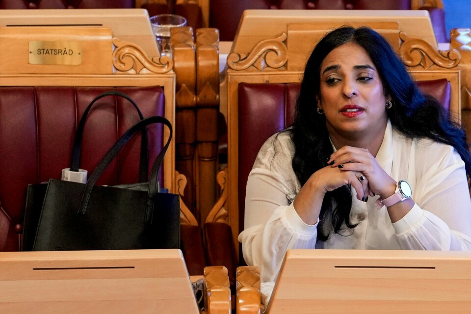 Kultur- og likestillingsminister Lubna Jaffery (Ap) sier regjeringen vil vektlegge Nationaltheatrets ønsker.(Javad Parsa/NTB) Kultur- og likestillingsminister Lubna Jaffery (Ap) må møte i Stortinget og svare på Røds spørsmål om Norges hjemmekamp mot Israel i oktober. Foto: Javad Parsa / NTB