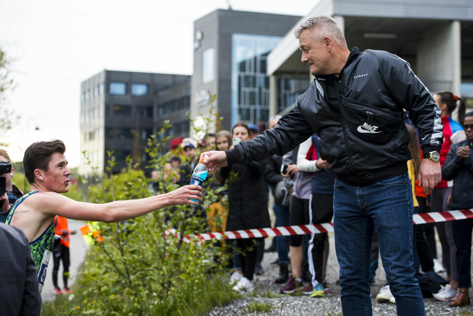 Før bruddet: Jakob Ingebrigtsen (t.v.) og Gjert Ingebrigtsen foran et stevne i Stavanger i 2020. Før bruddet: Jakob Ingebrigtsen (t.v.) og Gjert Ingebrigtsen foran et stevne i Stavanger i 2020.