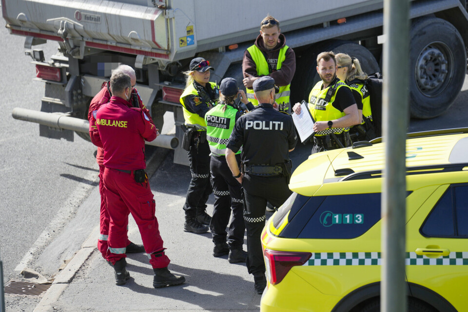 Nødetatene jobber på stedet. Nødetatene jobber på stedet.