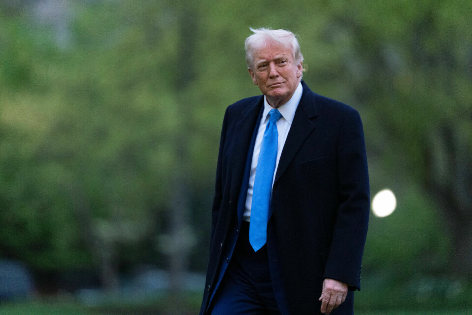 De kraftige tolløkningene til president Donald Trump har fått store ringvirkninger både i aksje- og obligasjonsmarkedene. USAs president Donald Trump sier han er åpen for å sende fengselsinnsatte til El Salvador. Foto: Manuel Balce Ceneta / AP / NTB