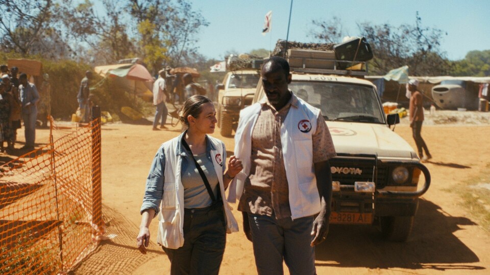 Bibi Tanga sammen med hovedrolleinnehaver Kristine Kujath Thorp.(Nordisk Film Distribusjon ) Før mørket