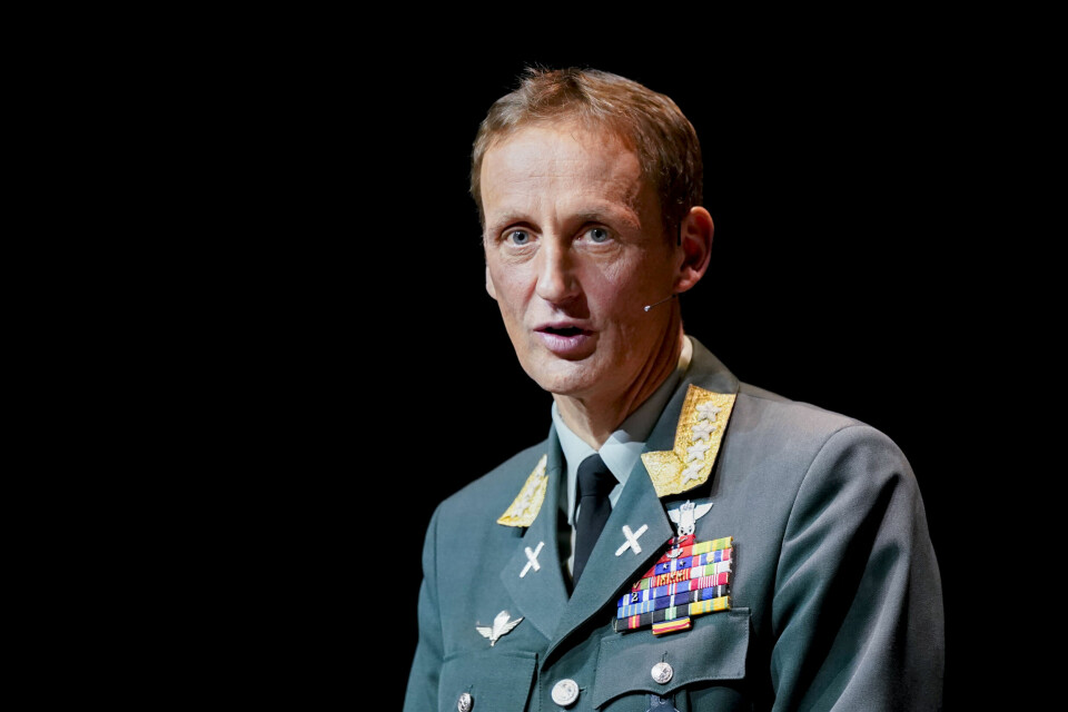 Norge bør gi mer bistand til Ukraina, mener forsvarssjef Eirik Kristoffersen. Forsvarssjef Eirik Kristoffersen var blant dem som undertegnet avtalen om et felles konsept i Norden. Foto: Lise Åserud / NTB