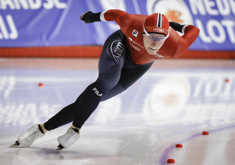 Peder Kongshaug fyrer løs mot skøytetoppene. Peder Kongshaug fyrer løs mot skøytetoppene. Foto: Jeff McIntosh/The Canadian Press via AP / NTB