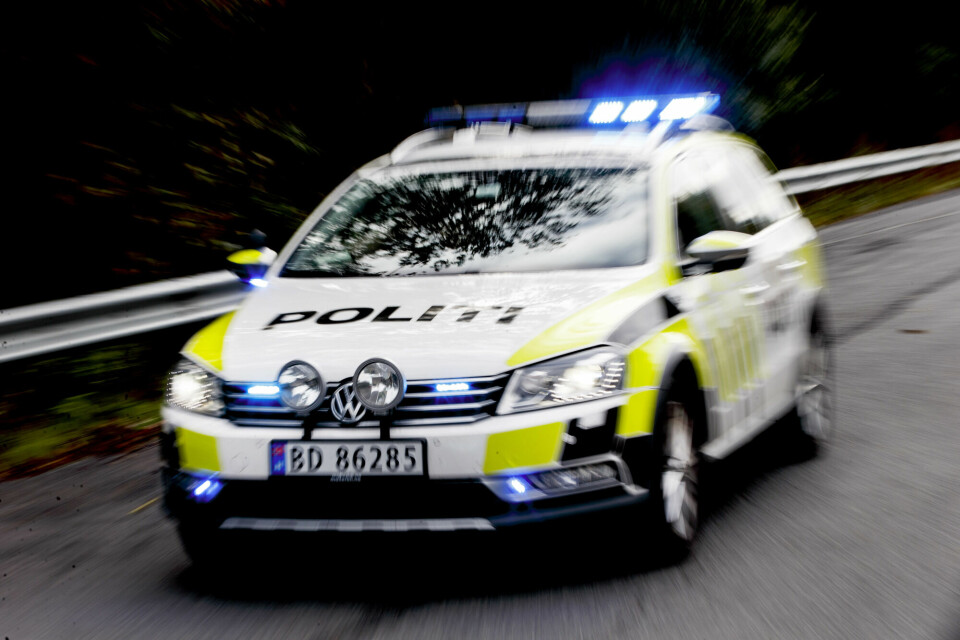 Illustrasjonsfoto. OSLO, Norge 20160927.Politiet i arbeid. Politibilen i fart. NB! Modellklarert til redaksjonell bruk.Foto: Gorm Kallestad / NTB