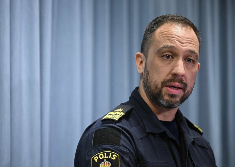 Roberto Forest, sjef for det lokale politidistriktet i Örebro. The head of the local police Roberto Eid Forest speaks during a press conference Orebro, Sweden, on February 4, 2025 after a shooting at the adult education center Campus Risbergska school, where 'around 10 people have been killed'. Around 10 people have been killed in a shooting at an education centre in central Sweden on February 4, 2025, including the suspected assailant who was not known to police, police officials said. (Photo by Jonathan NACKSTRAND / AFP)