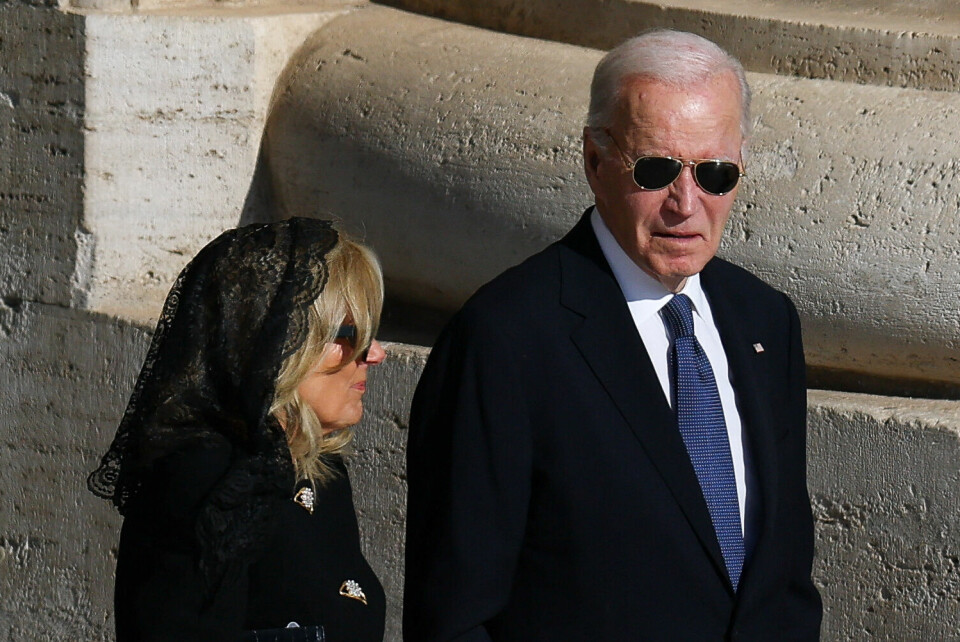 Joe Biden og hans kone Jill Biden i begravelsesmessen for pave Frans i Vatikanet, 26. april 2025 Joe Biden og hans kone Jill Biden i begravelsesmessen for pave Frans i Vatikanet, 26. april 2025