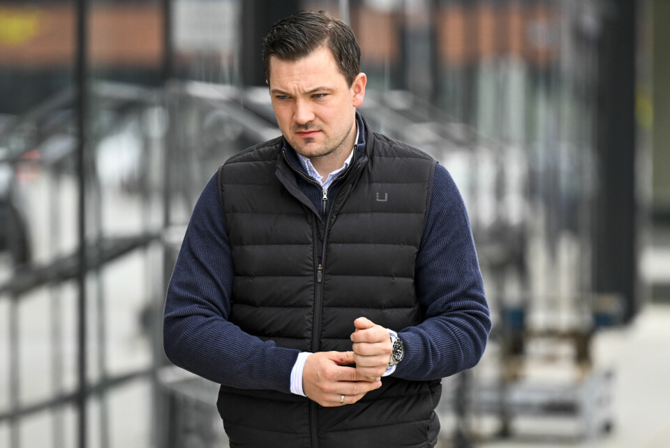 Martin Ingebrigtsen på vei inn til Sør-Rogaland tingrett. Sør-Rogaland tingrett under dag 13 av straffesaken mot Gjert Arne Ingebrigtsen, far og tidligere trener til Jakob Ingebrigtsen og til datteren. Martin Ingebrigtsen på vei inn til Sør-Rogaland tingrett. Sør-Rogaland tingrett under dag 13 av straffesaken mot Gjert Arne Ingebrigtsen, far og tidligere trener til Jakob Ingebrigtsen og til datteren.Foto: Carina Johansen / NTB