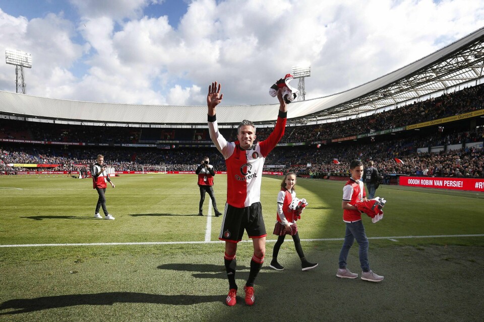Robin van Persie returnerer til De Kuip og blir hovedtrener for Feyenoord Robin van Persie returnerer til De Kuip og blir hovedtrener for Feyenoord