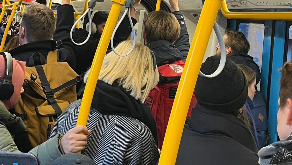 Det blir ikke særlig god plass gitt.(Espen Hågensen Rusdal) Ryggsekk på trikken.