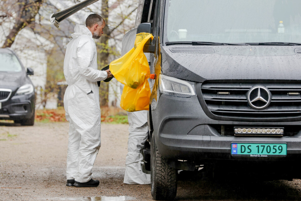 Kriminalteknikere på en adresse i Stokke i Vestfold i forbindelse med en hendelse. Kriminalteknikere på plass ved en bolig i Stokke i Vestfold onsdag. Foto: Trond Reidar Teigen / NTB