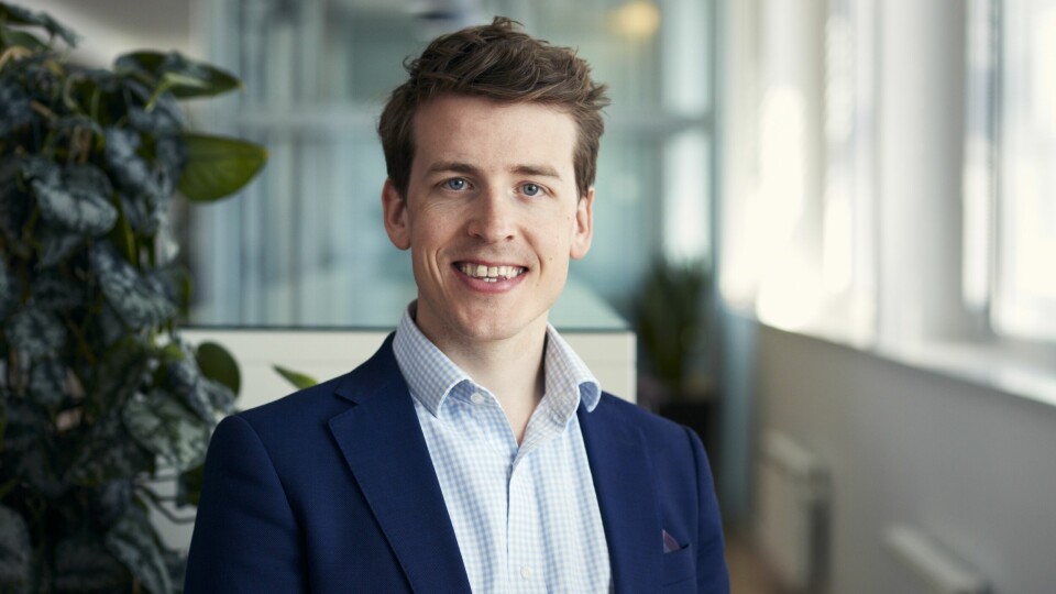 Runar Wiksnes mener både Dagsavisen-spaltist Morgan Alangeh og statsminister Jonas Gahr Støre tar feil når de hevder at redusert matmoms ikke vil komme kundene til gode. Runar Wiksnes, sjefanalytiker i Virke.