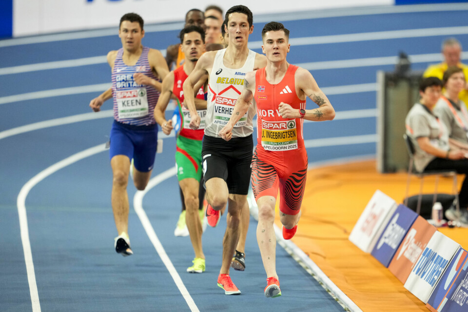 Jakob Asserson Ingebrigtsen tok seg greit videre til finalen på 1500 meteren i innendørs-EM Jakob Asserson Ingebrigtsen tok seg greit videre til finalen på 1500 meteren i innendørs-EM