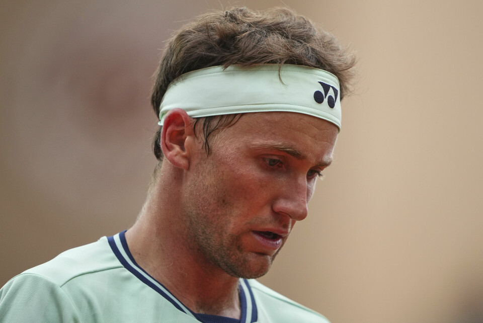 Casper Ruud fullførte kampen, men en skade preget ham voldsomt. Casper Ruud fullførte kampen, men en skade preget ham voldsomt. Foto: Lindsey Wasson / AP / NTB