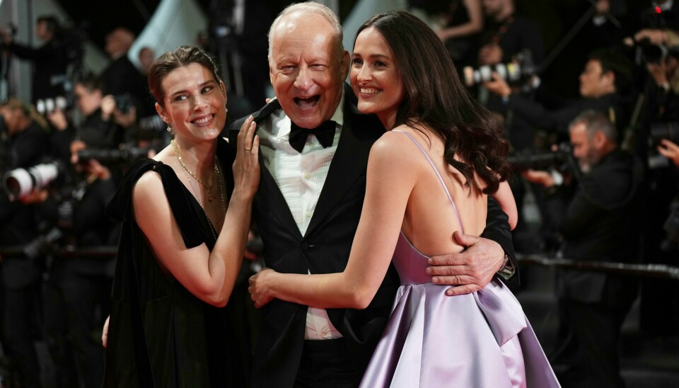 Inga Ibsdotter Lilleaas, Stellan Skarsgård og Renate Reinsve på den røde løperen i Cannes før premieren på Joachim Triers «Affeksjonsverdi», eller «Sentimental Value».(Lewis Joly/AP) Fra premieren for «Affeksjonsverdi», eller «Sentimental Value», under filmfestivalen i Cannes.