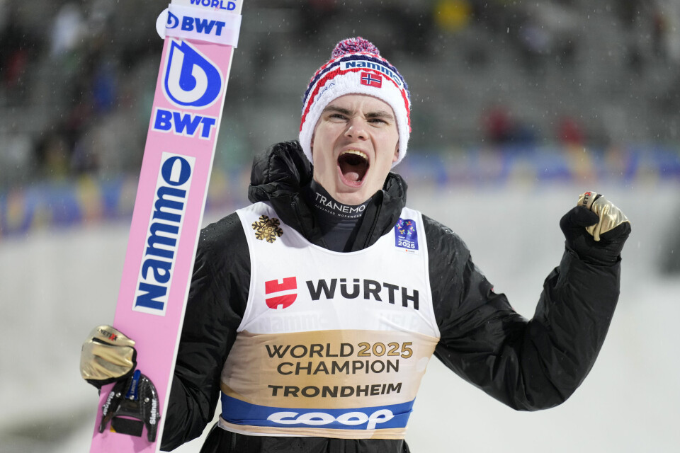Marius Lindvik jubler etter å ha sikret seg karrierens første VM-gull i normalbakken, etter OL-gullet og gullet i skiflygning Marius Lindvik jubler etter å ha sikret seg karrierens første VM-gull i normalbakken, etter OL-gullet og gullet i skiflygning