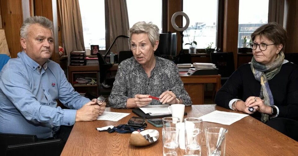 Jørn Eggum (f.v.), Peggy Hessen Følsvik og Mette Nord beklager at Senterpartiet har forlatt regjeringen. Jørn Eggum (f.v.), Peggy Hessen Følsvik og Mette Nord beklager at Senterpartiet har forlatt regjeringen.