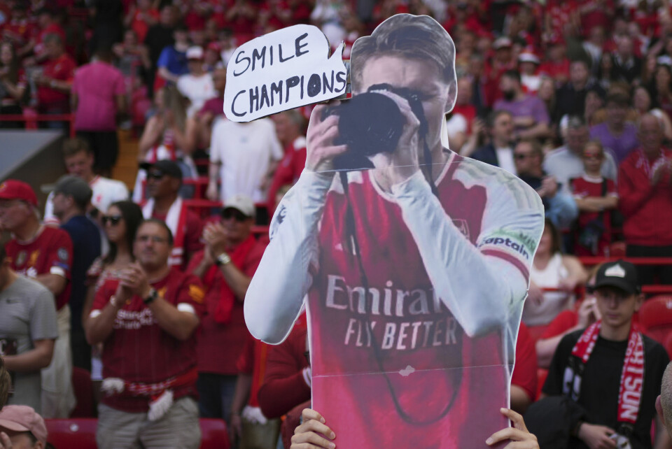 Liverpool-fansen kom med et stikk til Martin Ødegaard da Arsenal var på besøk. Liverpool-fansen kom med et stikk til Martin Ødegaard da Arsenal var på besøk. Foto: Jon Super / AP / NTB