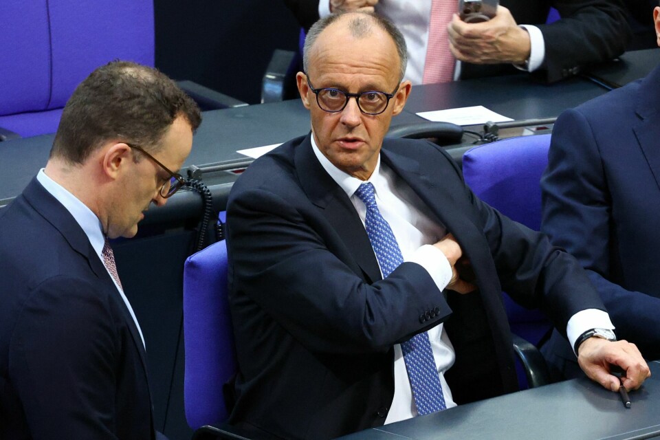 Friedrich Merz, leder for Kristendemokratene i partiet CDU, ble onsdag bekreftet som ny statsminister i Tyskland.(Lisi Niesner/Reuters) Friedrich Merz of the Christian Democratic Union (CDU) reacts after failing to be elected as the chancellor, on the day of a session of the German lower house of parliament Bundestag, to elect the new German chancellor, in Berlin, Germany May 6, 2025. REUTERS/Lisi Niesner