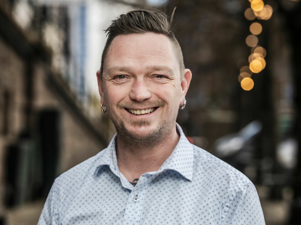 «Mens Høyre og Frp svinger som et siv i vinden, står Rødt fast: Vi trenger en sterk stat», skriver Remi Sølvberg, 1. kandidat for Rødt i Østfold ved stortingsvalget 2025. Remi Sølvberg, 1. kandidat for Rødt i Østfold ved stortingsvalget 2025.