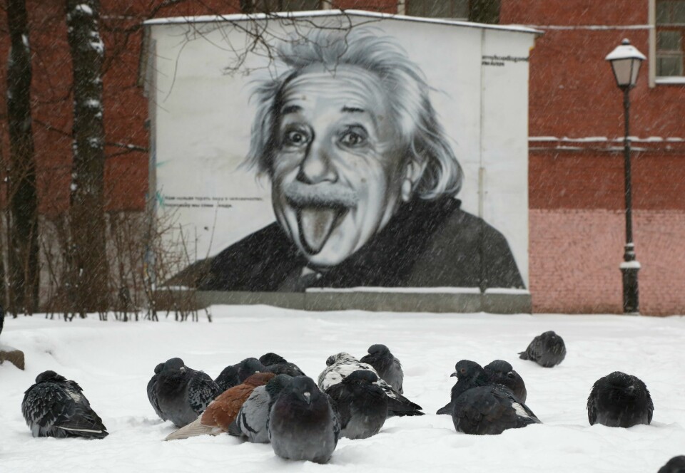 Myten skal ha det til at Albert Einstein systematisk tok korte, strukturerte lurer. Mange peker på at han – som en av historiens mest geniale tenkere – forsto viktigheten av å gi hjernen pauser for å fremme kreativitet og problemløsning.(Dmitry Lovetsky/Ap) Myten skal ha det til at Albert Einstein systematisk tok korte, strukturerte lurer. Mange peker på at han – som en av historiens mest geniale tenkere – forsto viktigheten av å gi hjernen pauser for å fremme kreativitet og problemløsning. Foto: Dmitry Lovetsky/AP/NTB