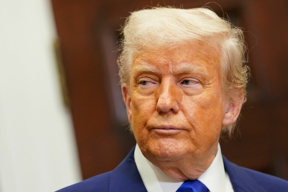 Donald Trump har ikke utelukket bruk av militærmakt for å få Grønland.(Nathan Howard/Reuters) U.S. President Donald Trump attends a press conference in the Roosevelt Room at the White House in Washington, D.C., U.S., May 12, 2025. REUTERS/Nathan Howard