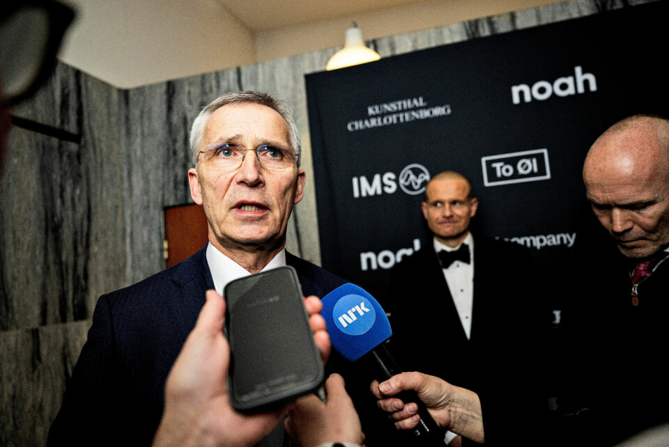 Finansminister Jens Stoltenberg (Ap). Norwegian Finance Minister Jens Stoltenberg speaks to members of the media, as he arrives at the documentary film festival CPH:DOX' opening gala, where the opening film 'Facing War' depicts Stoltenberg's last years as NATO Secretary General, at the Conservatory's Concert Hall in Frederiksberg municipality, in Copenhagen, Denmark March 19, 2025. Ritzau Scanpix/Nils Meilvang via REUTERS ATTENTION EDITORS - THIS IMAGE WAS PROVIDED BY A THIRD PARTY. DENMARK OUT. NO COMMERCIAL OR EDITORIAL SALES IN DENMARK.