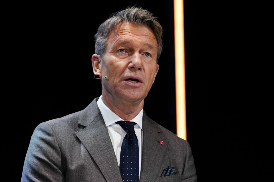 Energiminister Terje Aasland sier satsingen på flytende havvind er svært viktig, men erkjenner at teknologien foreløpig er dyr. Olje- og energiminister Terje Aasland skal delta én dag på klimamøtet i Dubai. Til sammen fem norske ministre skal delta, inkludert statsminister Jonas Gahr Støre. Foto: Ole Berg-Rusten / NTB