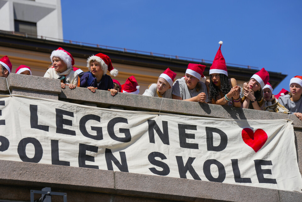 I årets 1. mai-tog i hovedstaden utgjorde barn og nissedrakt-kledde foreldre fra nedleggingstruede Nordpolen skole i Oslo den største enkeltgruppen. I årets 1. mai-tog i hovedstaden utgjorde barn og nissedrakt-kledde foreldre fra nedleggingstruede Nordpolen skole i Oslo den største enkeltgruppen.